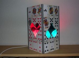 Oeuvre de HPack: Lampe jeu de cartes