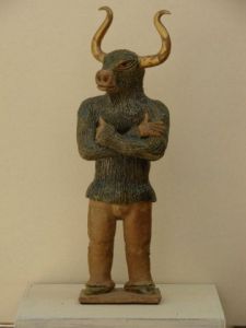 Sculpture de Guillaume Chaye: le taureau lyre