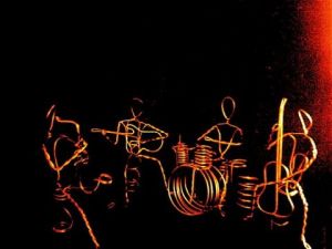 Sculpture de ploudj: rouge-mécanique