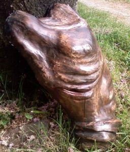 Sculpture de eddy: demi-torse christique