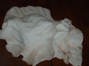 Sculpture de nelly ARCHONDOULIS : bébé dort