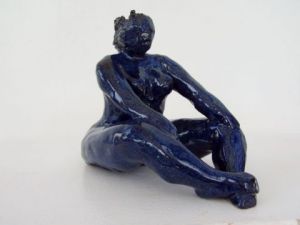 Sculpture de caroline sudre: lolotte assise