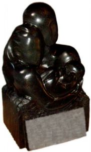 Sculpture de Bernard CHOPIN : couple et enfant.