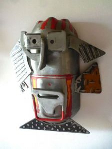 Sculpture de RM : extincteur masqué