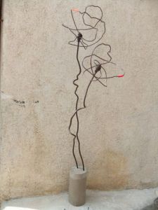 Sculpture de carole zilberstein: deux belles immortelles