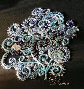 Vitrail de Sylvie Bouzana Leandre: les fleurs bleues