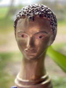 Sculpture de NICOLE BOURGAIT: MR OU ME ?