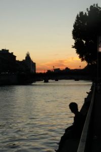 Photo de Doriane Metz: Quai de Seine au coucher du Soleil