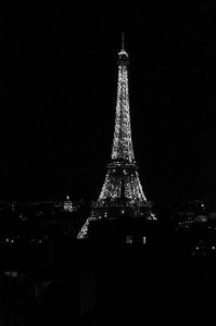 Photo de Doriane Metz: Nuit noire, Tour Eiffel et Invalides