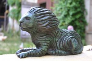 Sculpture de tournesol: le lion dans le vent