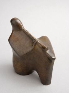 Sculpture de pierre BRUN : JOUEUSE DE FLUTE