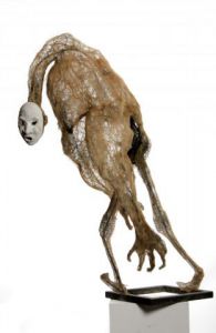 Sculpture de Breval: HOMME TAUREAU DANS LES DUNES