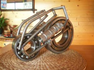 Sculpture de AK: moto du future