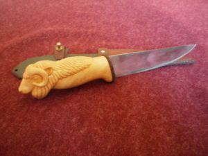 Sculpture de Clement MOUCHE: boeuf  musqué