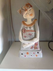 Sculpture de monique josie: serenity