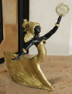 Sculpture de ALTA: MAGICIENNE