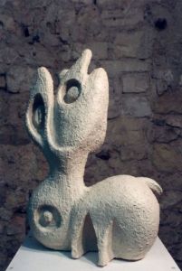 Sculpture de michka: Chien aboyant a la lune