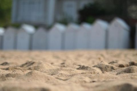 Seul sur le sable - Photo - foundryprod