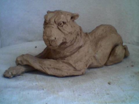 lionne allongee - Sculpture - orla