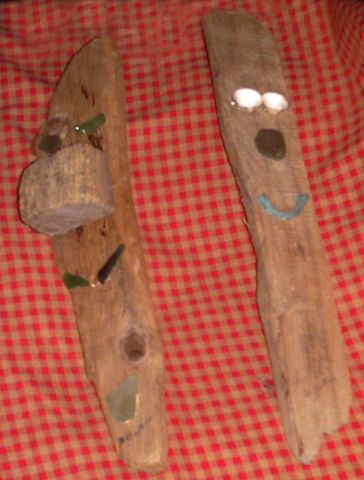 L'artiste didier jullien - Masques en bois flotté
