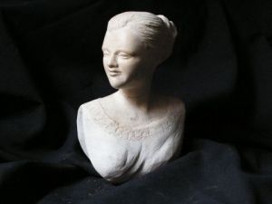Sculpture de Jean-Joseph Chevalier: jeune femme
