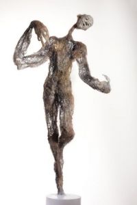 Sculpture de Breval: homme-oiseau