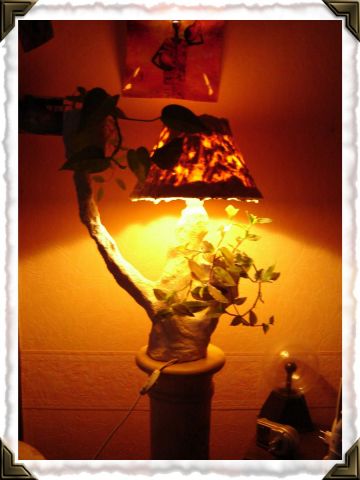 L'artiste marioo - Lampe à fleurs