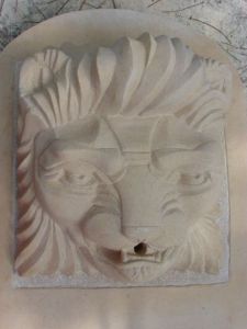 Sculpture de zoabuc: fontaine lion