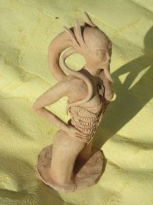Sculpture de Jean Francois Guilard: Elle, l'alien