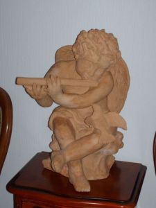 Sculpture de nelly ARCHONDOULIS : ange musicien
