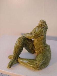 Sculpture de caroline sudre: Lolotte assise