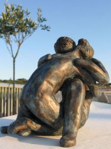 Sculpture de marie: A bras le corps