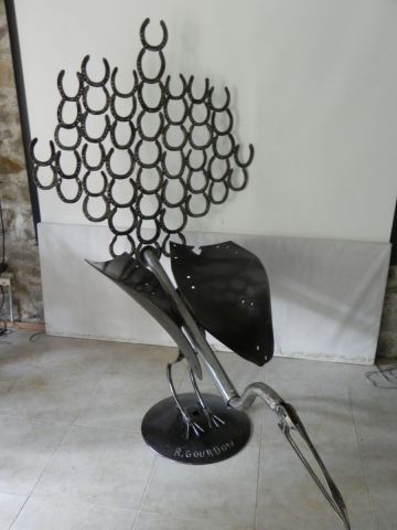 LE PAON A QUEUE EN FER A CHEVAL - Sculpture - Roland GOURDON LE PAON A QUEUE EN FER A CHEVAL - Sculpture - Roland GOURDON