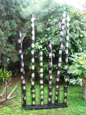 L'artiste ANTOINE MELLADO - Le totem des lances.