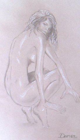 L'artiste Denia - Femme nue en marron accroupie