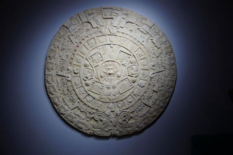 L'artiste giovanova - Calendrier Azteques