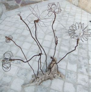 Sculpture de carole zilberstein: bouquet d'immortelle