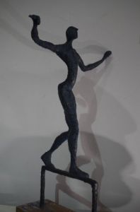 Sculpture de PAULINE BASTE MORAND: équilibre