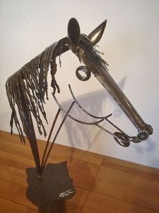 Sculpture de Roger FLORES: L'étalon