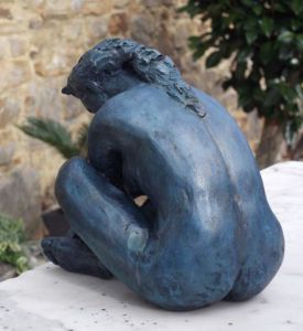 Sculpture de Meryl QUIGUER: femme au dos-ronde