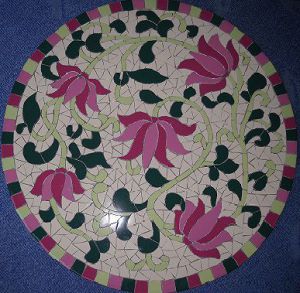 Mosaique de CHRISMOSAIC: Table guéridon fleurie