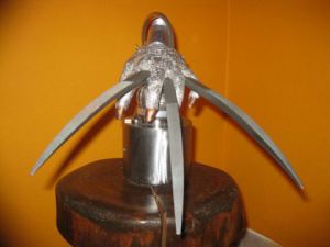 Sculpture de bellagamba  gilles: main griffe