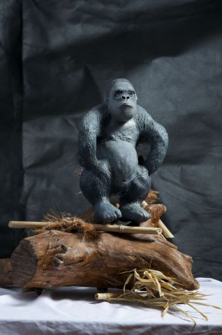 Gorille sur branche - Sculpture - Mireille ULLA