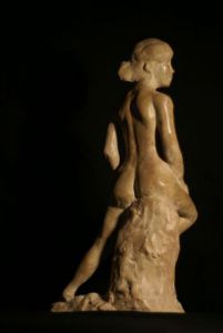 Sculpture de Denis Gibaud: Statuette femme assise 1
