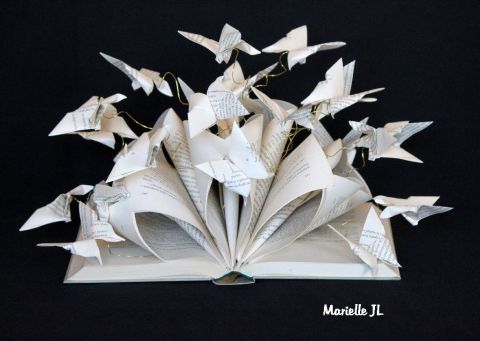 Poésie qui s'échappe d'un livre - Sculpture - Marielle JL