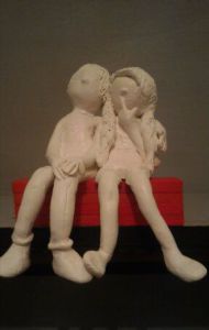 Sculpture de Carole Dumas: Elle...est amoureuse...