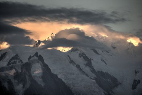 Lever de soleil sur le Mont Blanc - Photo - Renatus