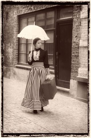 femme à l'ombrelle - Photo - Piero