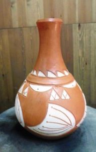 Artisanat de tebbiche: vase sculpté 1
