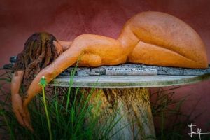 Sculpture de dinah goldstein: La belle endormie